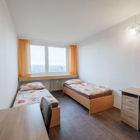 Albergue Tvm Tower Modrany Praga Exterior foto