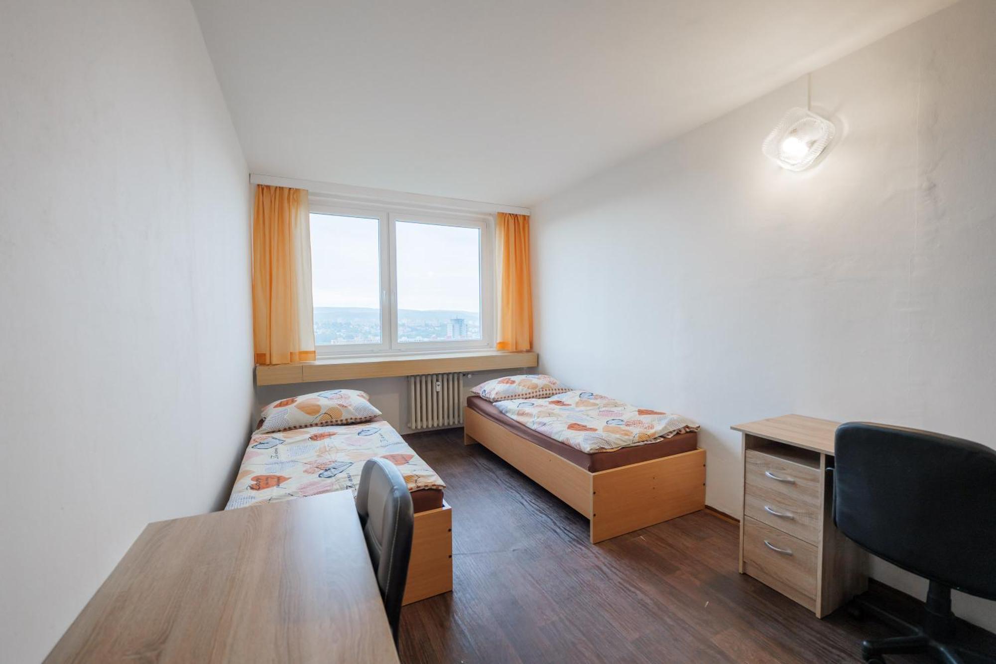 Albergue Tvm Tower Modrany Praga Exterior foto